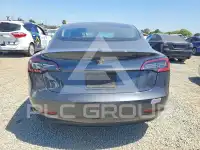 2018 Tesla Model 3 фото