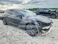 2018 Tesla Model 3 фото