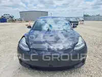 2018 Tesla Model 3 фото