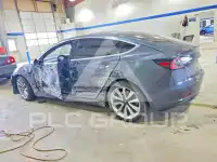 2018 Tesla Model 3 фото