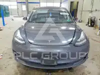2018 Tesla Model 3 фото