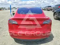 2018 Tesla Model 3 фото