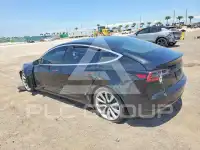 2018 Tesla Model 3 фото