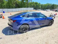 2018 Tesla Model 3 фото