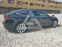 2018 Tesla Model 3 фото