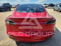 2018 Tesla Model 3 фото
