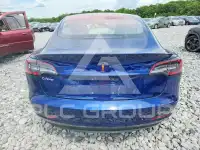 2018 Tesla Model 3 фото