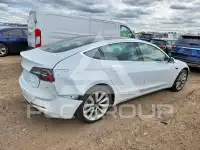 2018 Tesla Model 3 фото
