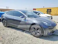 2018 Tesla Model 3 photo