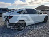 2018 Tesla Model 3 фото