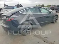 2018 Tesla Model 3 фото