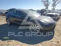 2018 Tesla Model 3 фото
