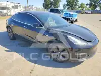 2018 Tesla Model 3 фото