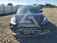 2018 Tesla Model 3 фото