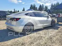 2018 Tesla Model 3 фото