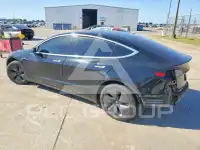 2018 Tesla Model 3 фото