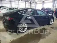 2018 Tesla Model 3 фото