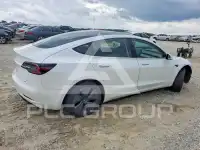 2018 Tesla Model 3 фото