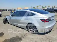2018 Tesla Model 3 фото