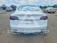 2018 Tesla Model 3 фото