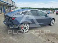 2018 Tesla Model 3 фото