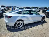 2018 Tesla Model 3 фото