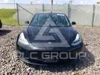 2018 Tesla Model 3 фото