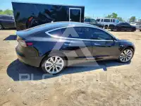 2018 Tesla Model 3 фото