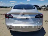 2018 Tesla Model 3 фото
