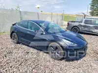 2018 Tesla Model 3 фото
