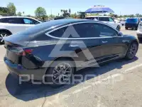 2018 Tesla Model 3 фото