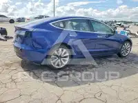 2018 Tesla Model 3 фото