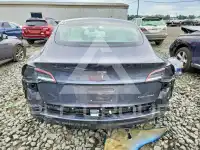 2018 Tesla Model 3 фото