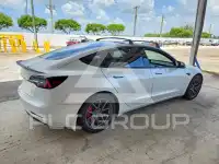 2018 Tesla Model 3 фото
