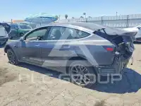 2018 Tesla Model 3 фото