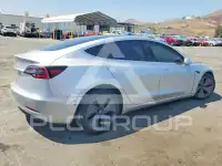 2018 Tesla Model 3 фото
