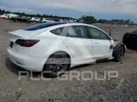 2018 Tesla Model 3 photo