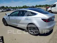 2018 Tesla Model 3 фото
