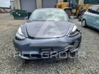 2018 Tesla Model 3 фото