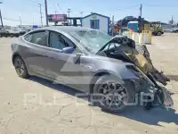 2018 Tesla Model 3 фото