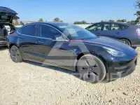2018 Tesla Model 3 фото