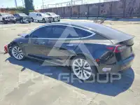 2018 Tesla Model 3 photo