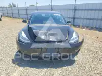 2018 Tesla Model 3 фото