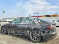 2018 Tesla Model 3 фото