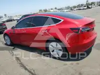 2018 Tesla Model 3 фото