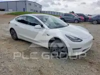 2018 Tesla Model 3 фото