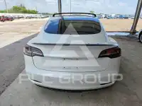 2018 Tesla Model 3 фото