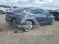 2018 Tesla Model 3 photo