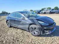 2018 Tesla Model 3 фото