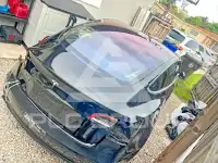 2018 Tesla Model 3 фото